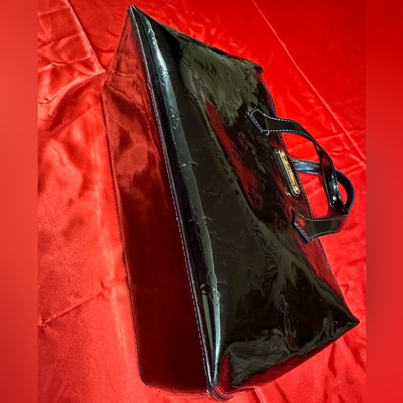 WOW POSHMARK - Louis Vuitton Beautiful Black Vernis Wilshire Shoulder Bag - Picture 11 of 16
